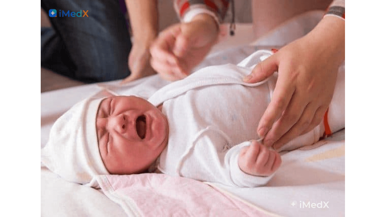 Táo bón ở trẻ sơ sinh — nguyên nhân và cách xử lý